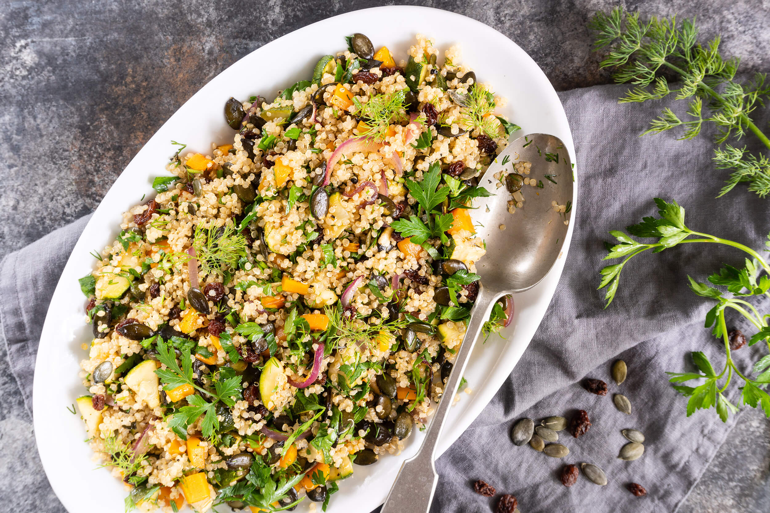 Salade de Quinoa et Légumes Rôtis à la Méditérranéenne - Recettes