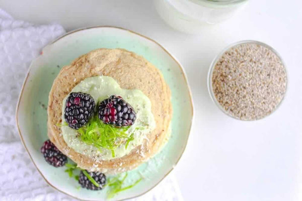Coconut-Chia Pancakes with Lime-Coconut Cream - Recipe Breakfast